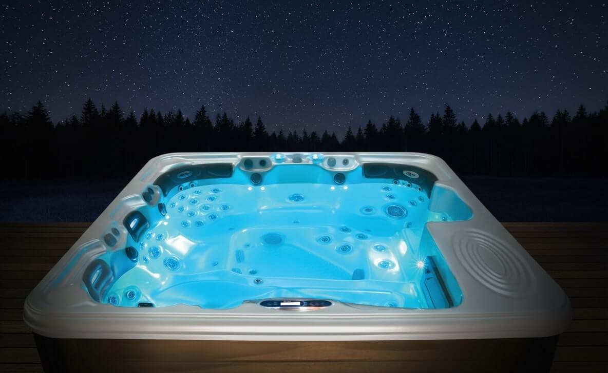 jakuzzi-vasarlas-led-fenyek-ejszakai-jakuzzizas-tiny jakuzzivásárlás, éjszakai hangulatfények, LED világítás